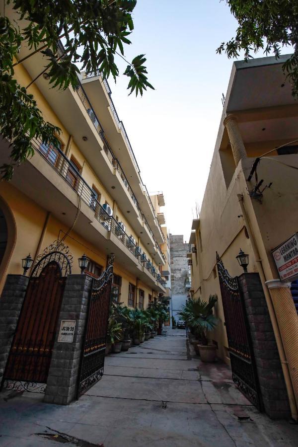 Peepal Tree Residency Bed & Breakfast Yeni Delhi Dış mekan fotoğraf