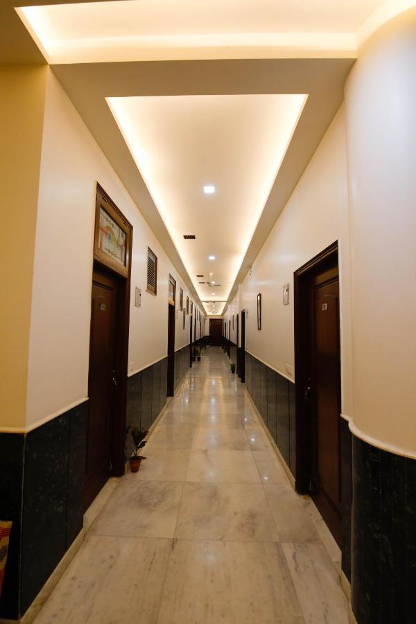 Peepal Tree Residency Bed & Breakfast Yeni Delhi Dış mekan fotoğraf