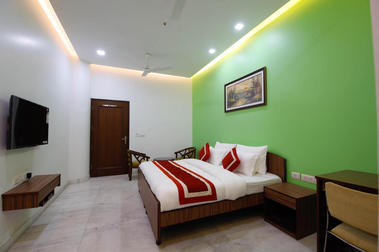 Peepal Tree Residency Bed & Breakfast Yeni Delhi Dış mekan fotoğraf