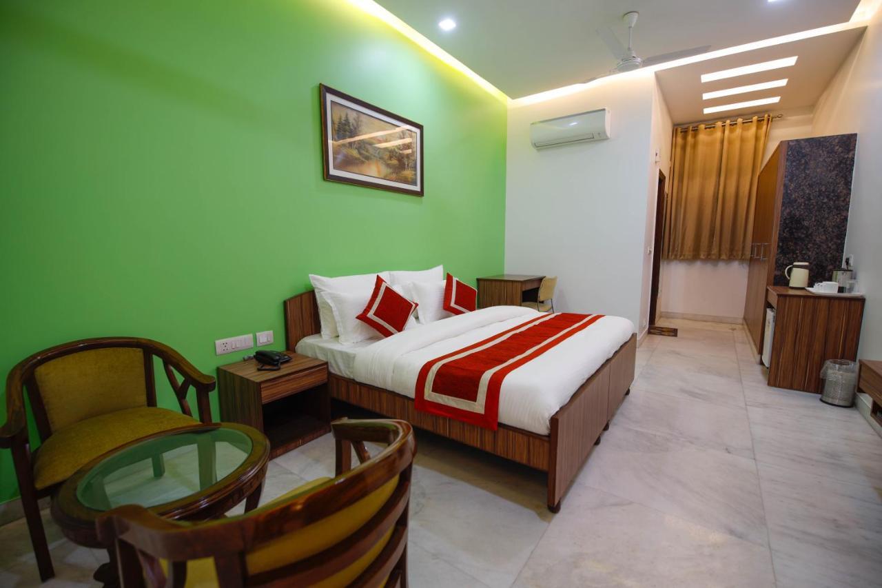 Peepal Tree Residency Bed & Breakfast Yeni Delhi Dış mekan fotoğraf