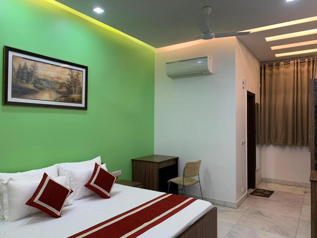 Peepal Tree Residency Bed & Breakfast Yeni Delhi Dış mekan fotoğraf